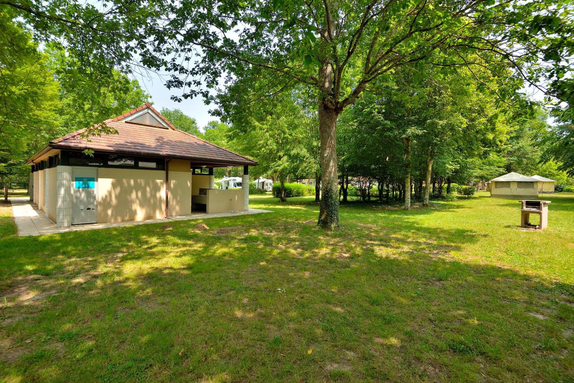 Camping Etang De La Vallee Combreux Ngoại thất bức ảnh