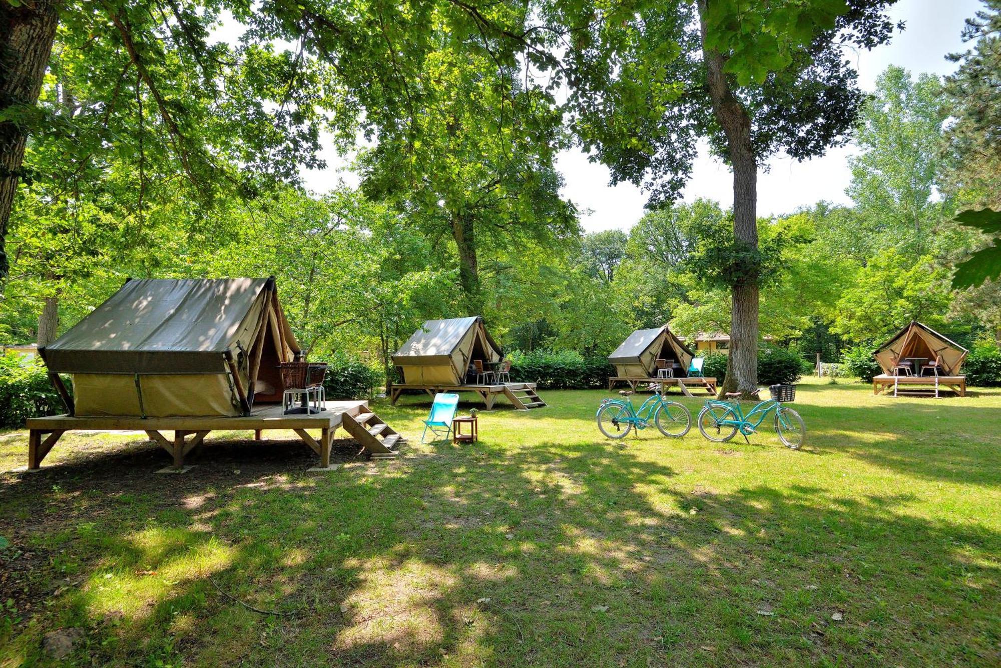 Camping Etang De La Vallee Combreux Ngoại thất bức ảnh