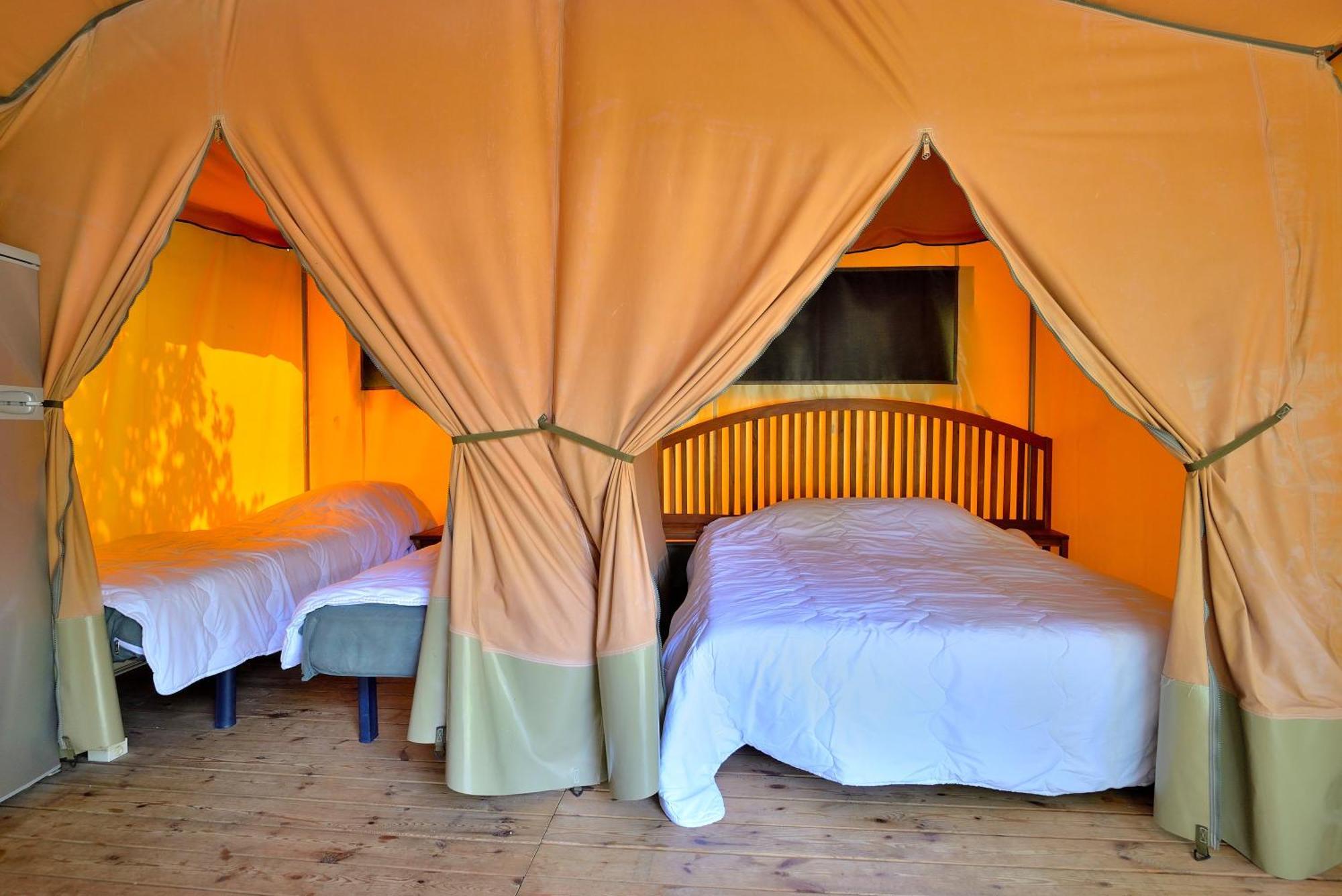 Camping Etang De La Vallee Combreux Phòng bức ảnh
